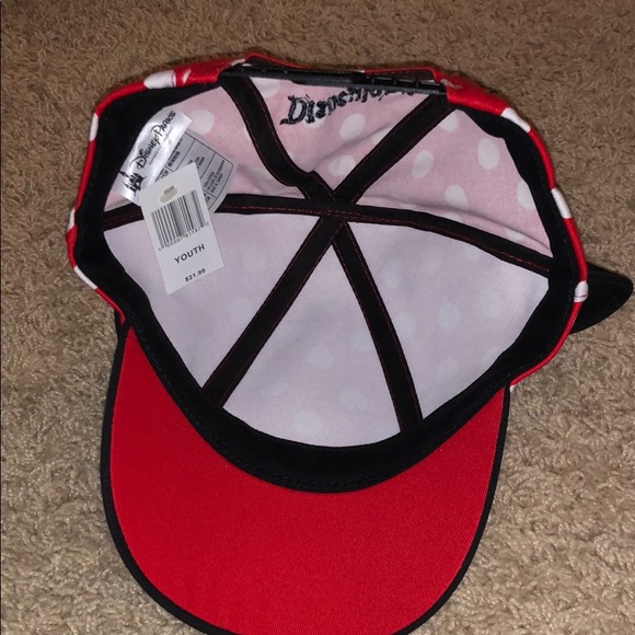 NWT Disney park exclusive  Minnie Mouse Ear cap - Picture 3 of 4